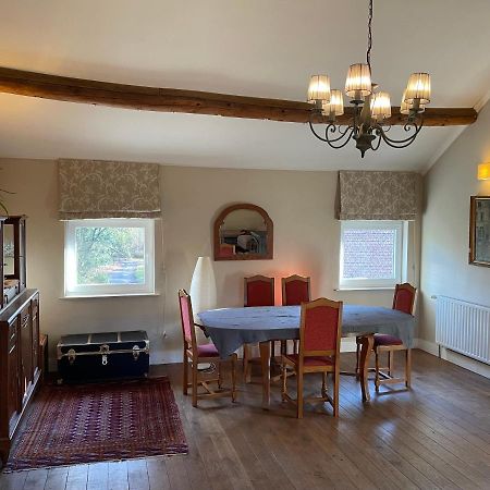 Hostal La Bruyere Du Coq Stables Sart-Dames-Avelines Exterior foto